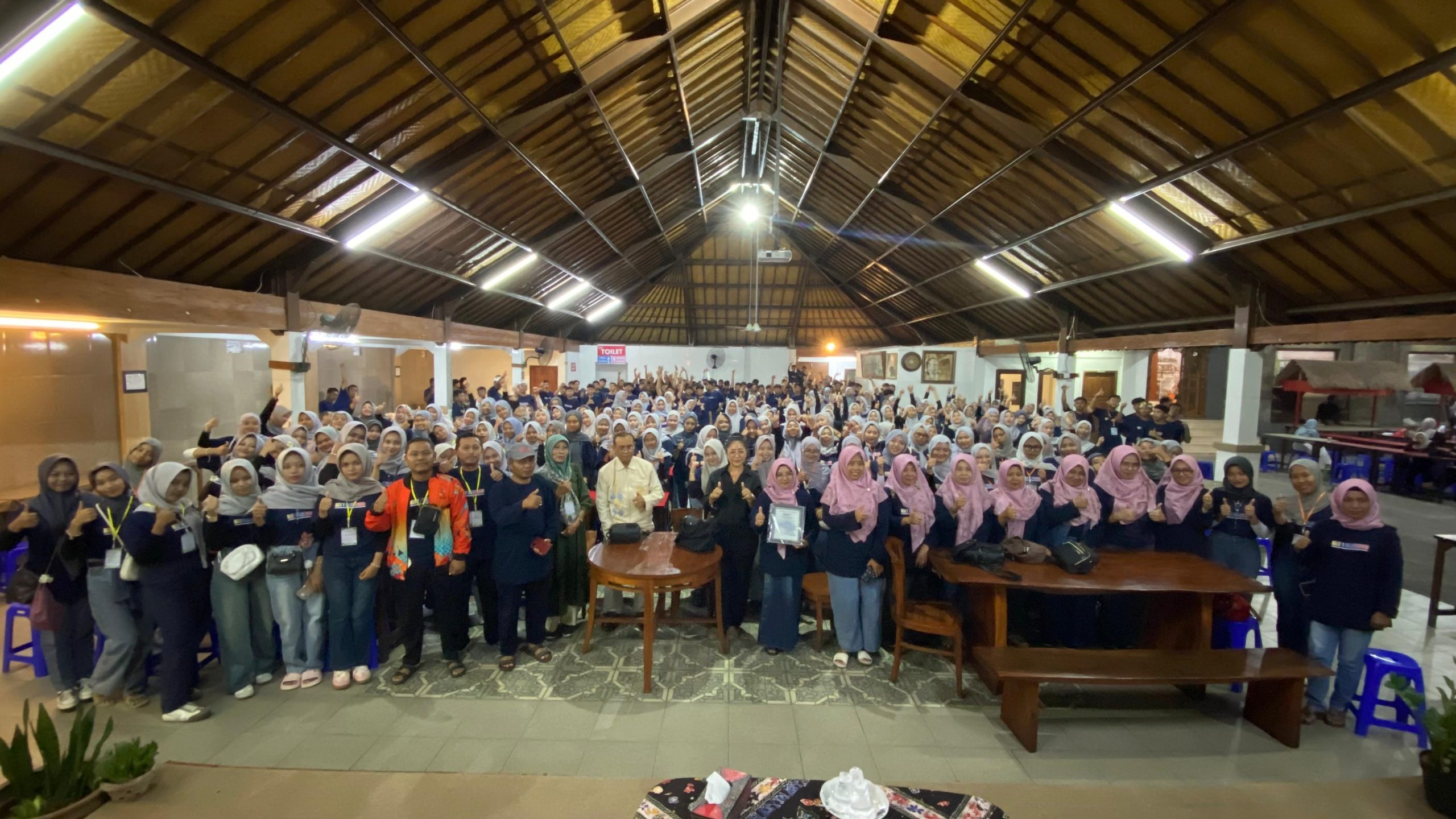 Studi Kampus dan Kunjungan Industri MAN 1 Bojonegoro ke Sentra Produksi Pie Susu