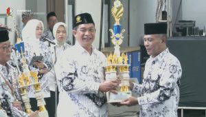MAN 1 Bojonegoro Hadiri Peringatan HGN 2025 dan Raih Penghargaan “Sekolah Hebat” pada Mannah Education Awards (MEA) 2025